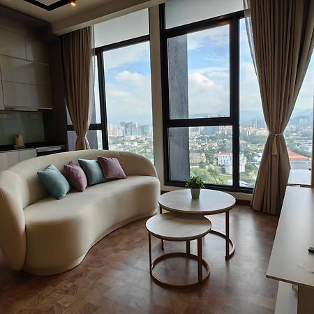 Expressionz Designer Suites Host By Aurora Premium Stay Kuala Lumpur Exteriör bild