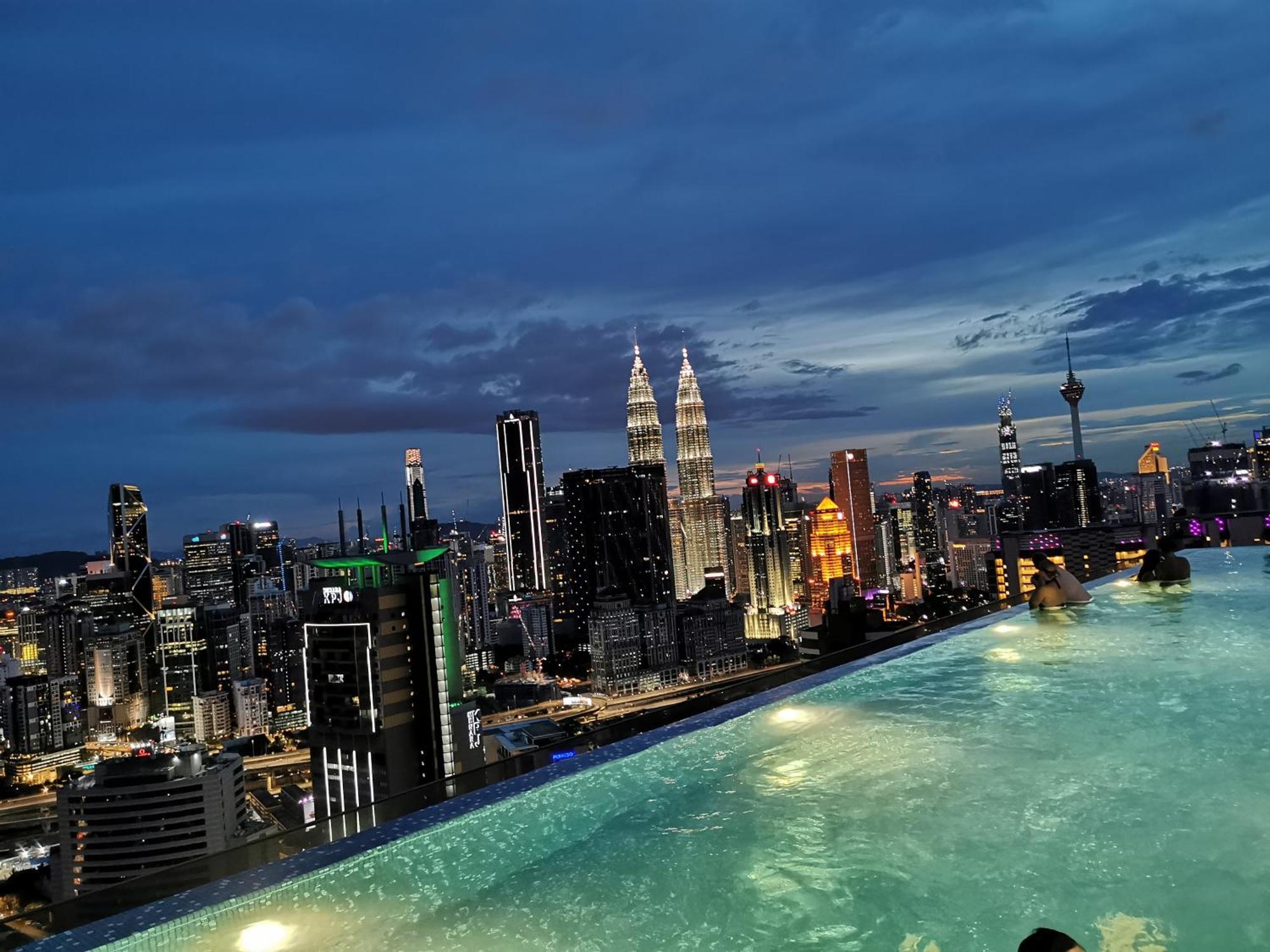 Expressionz Designer Suites Host By Aurora Premium Stay Kuala Lumpur Exteriör bild