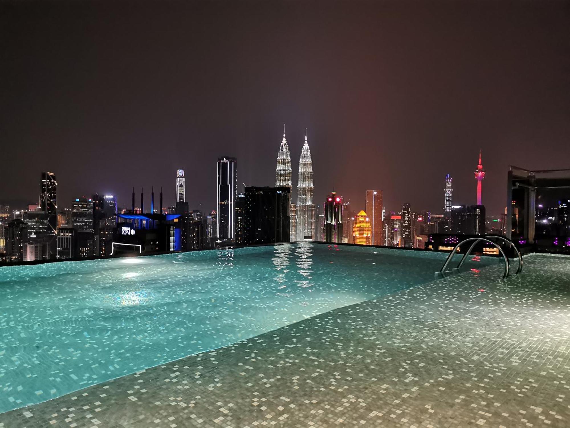 Expressionz Designer Suites Host By Aurora Premium Stay Kuala Lumpur Exteriör bild