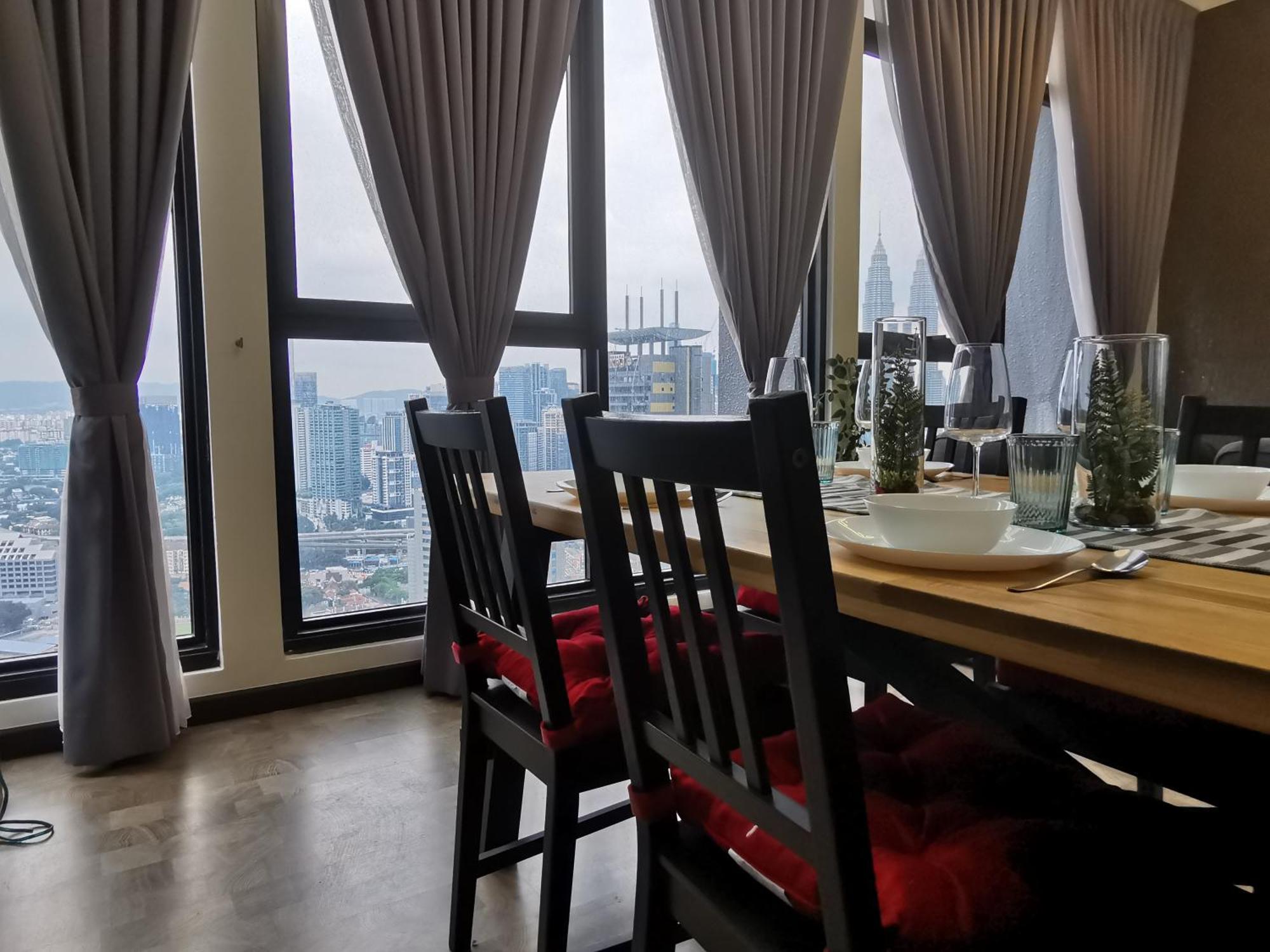 Expressionz Designer Suites Host By Aurora Premium Stay Kuala Lumpur Exteriör bild